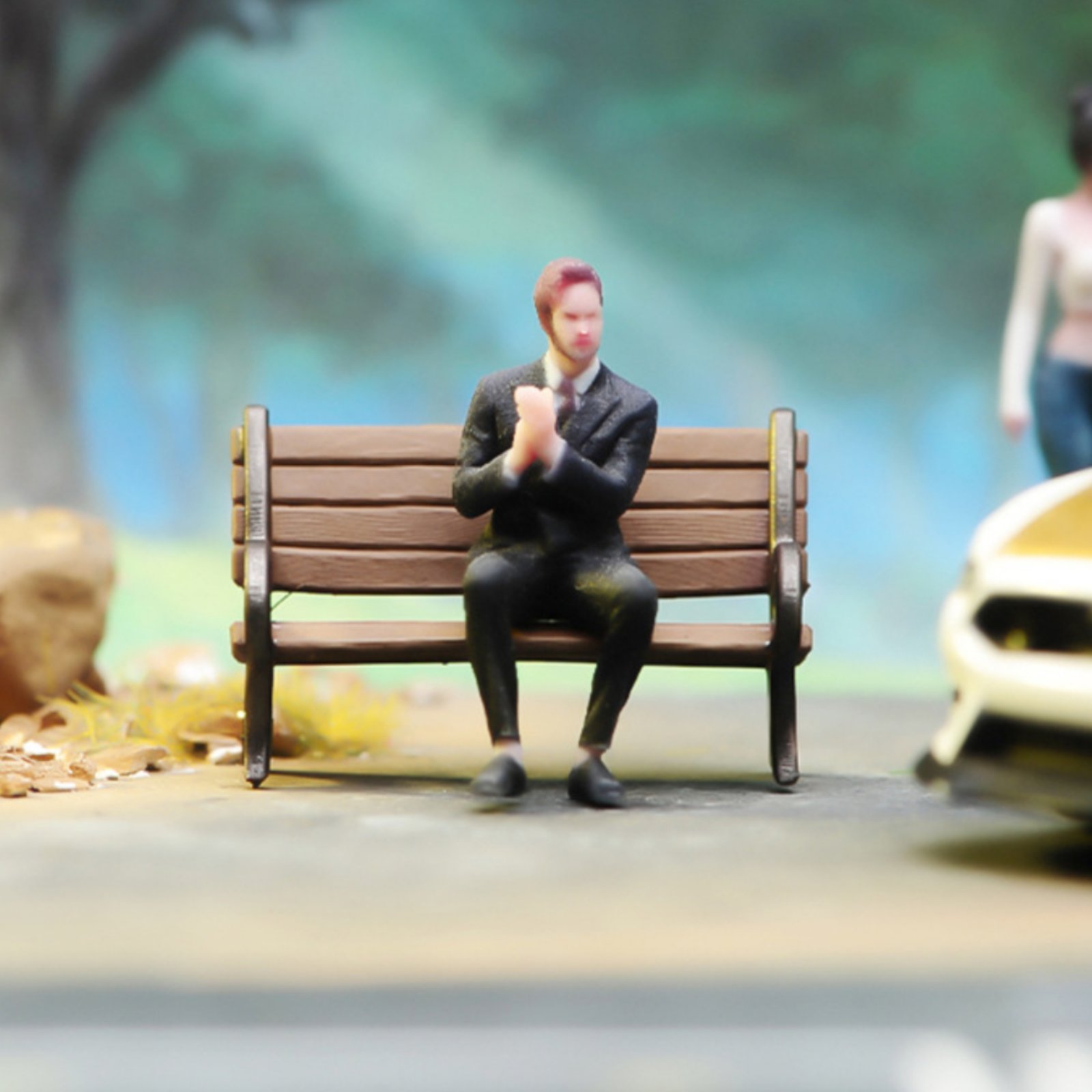 1:64 Scale Sitting Man Figure  - огляд і ціна Men'S Accessories With Suits
