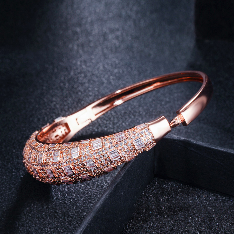 Pera Luxury Dubai Gold Color S - огляд і ціна Men'S Accessories Dubai